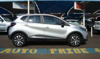 
									2018 Renault Captur 900T Blaze full								