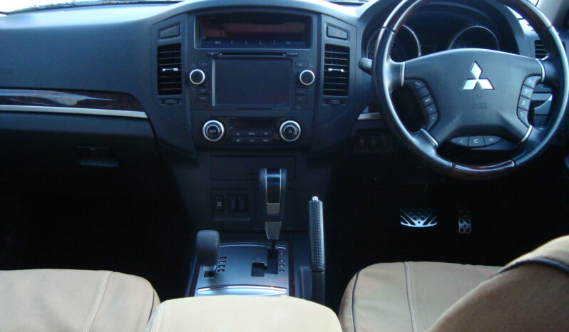 
								2014 Mitsubishi Pajero 3.2 DiDc GLS LWB full									