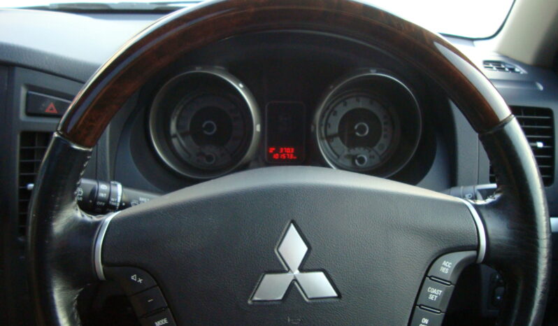 
								2014 Mitsubishi Pajero 3.2 DiDc GLS LWB full									