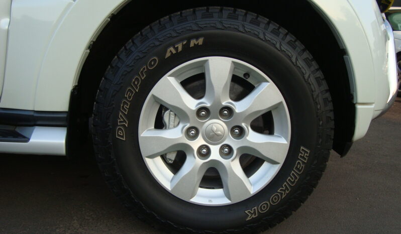 
								2014 Mitsubishi Pajero 3.2 DiDc GLS LWB full									
