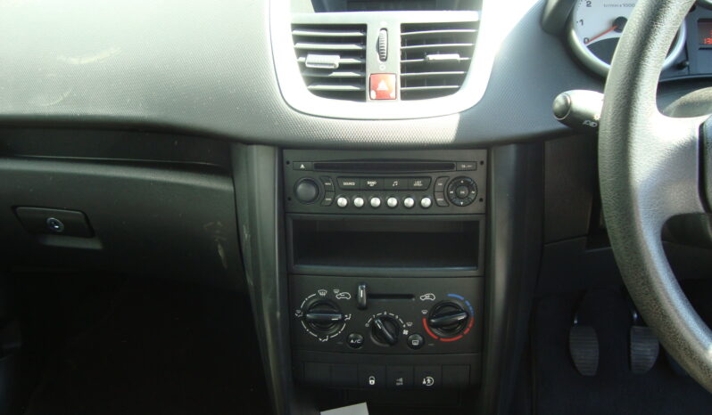 
								2007 Peugeot 207 1.4 X-Line full									